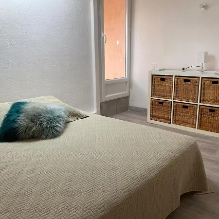 Charming House In Village Centre With Terrace Дом отдыха