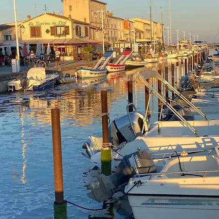 Дом отдыха Charming House In Village Centre With Terrace