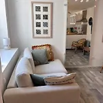 Charming House In Village Centre With Terrace 別荘 マルセイヤン