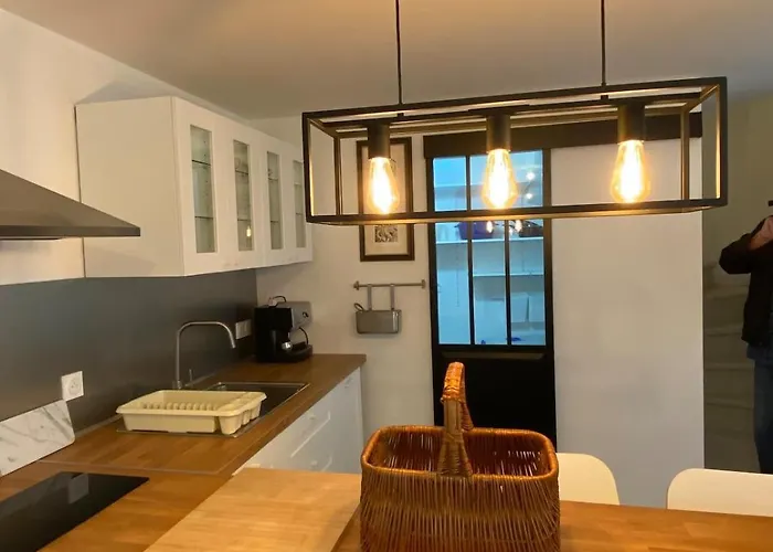 Charming House In Village Centre With Terrace Σπίτι διακοπών