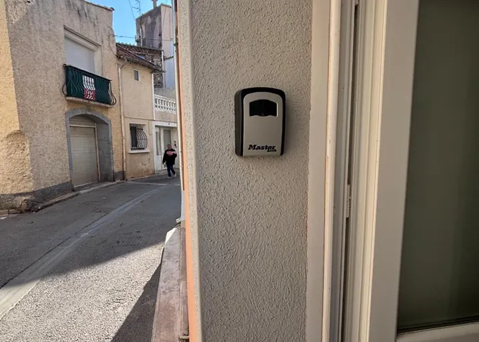 Σπίτι διακοπών Charming House In Village Centre With Terrace